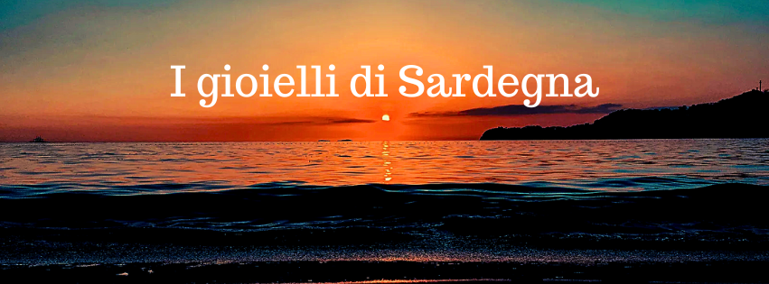 I gioielli in oro sardi, ricchi di storia e tradizioni, sono noti per tecniche come la filigrana e simboli di fertilità e rinascita, usati in cerimonie e tramandati.